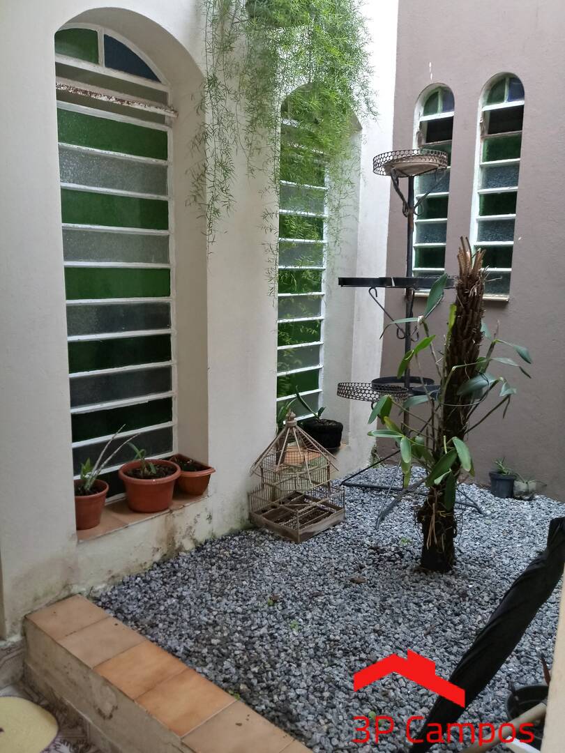 Casa à venda com 3 quartos, 200m² - Foto 17