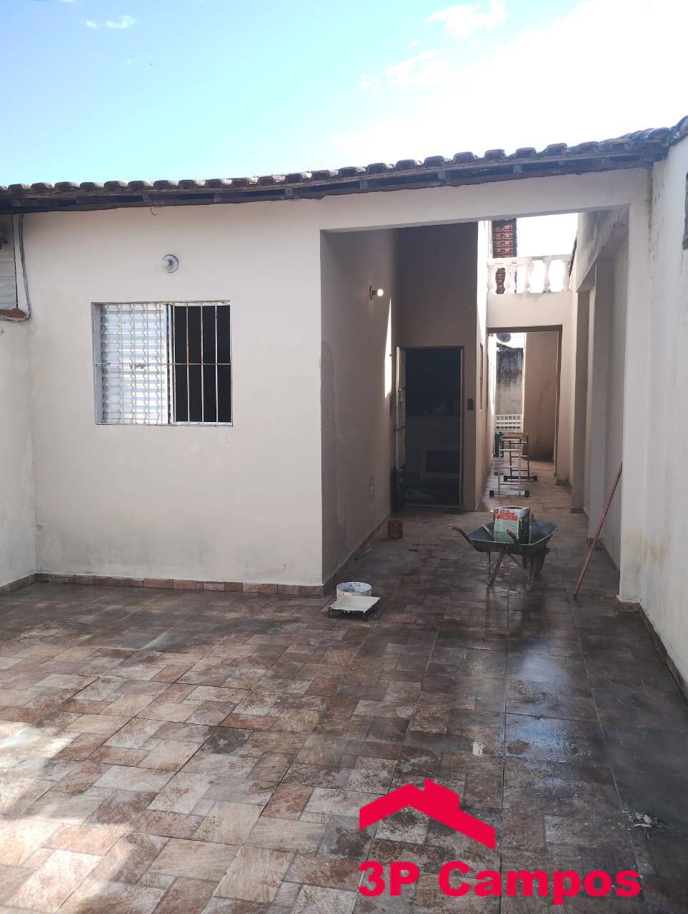 Casa à venda com 3 quartos, 70m² - Foto 1