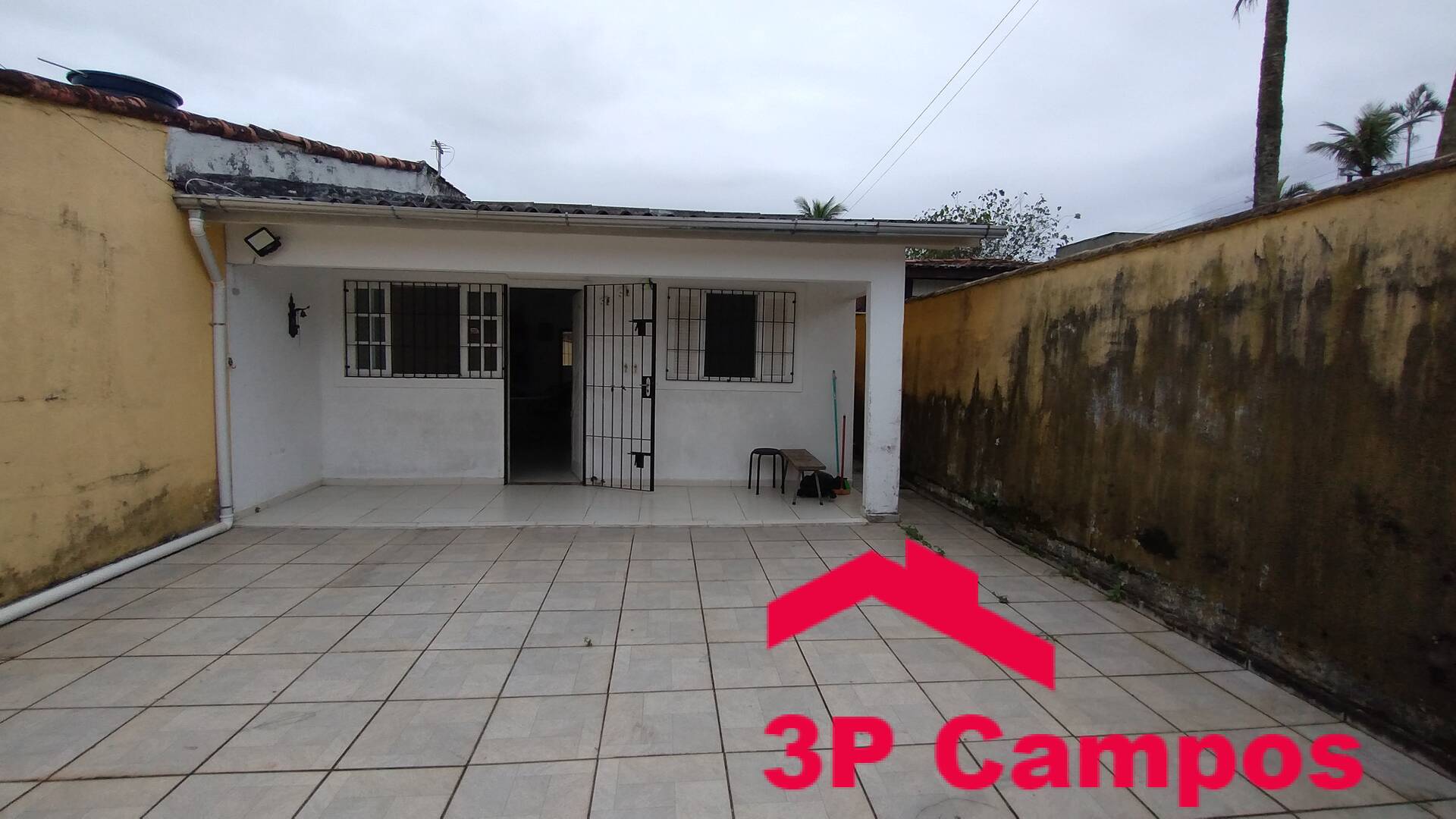 Casa à venda com 2 quartos, 198m² - Foto 1