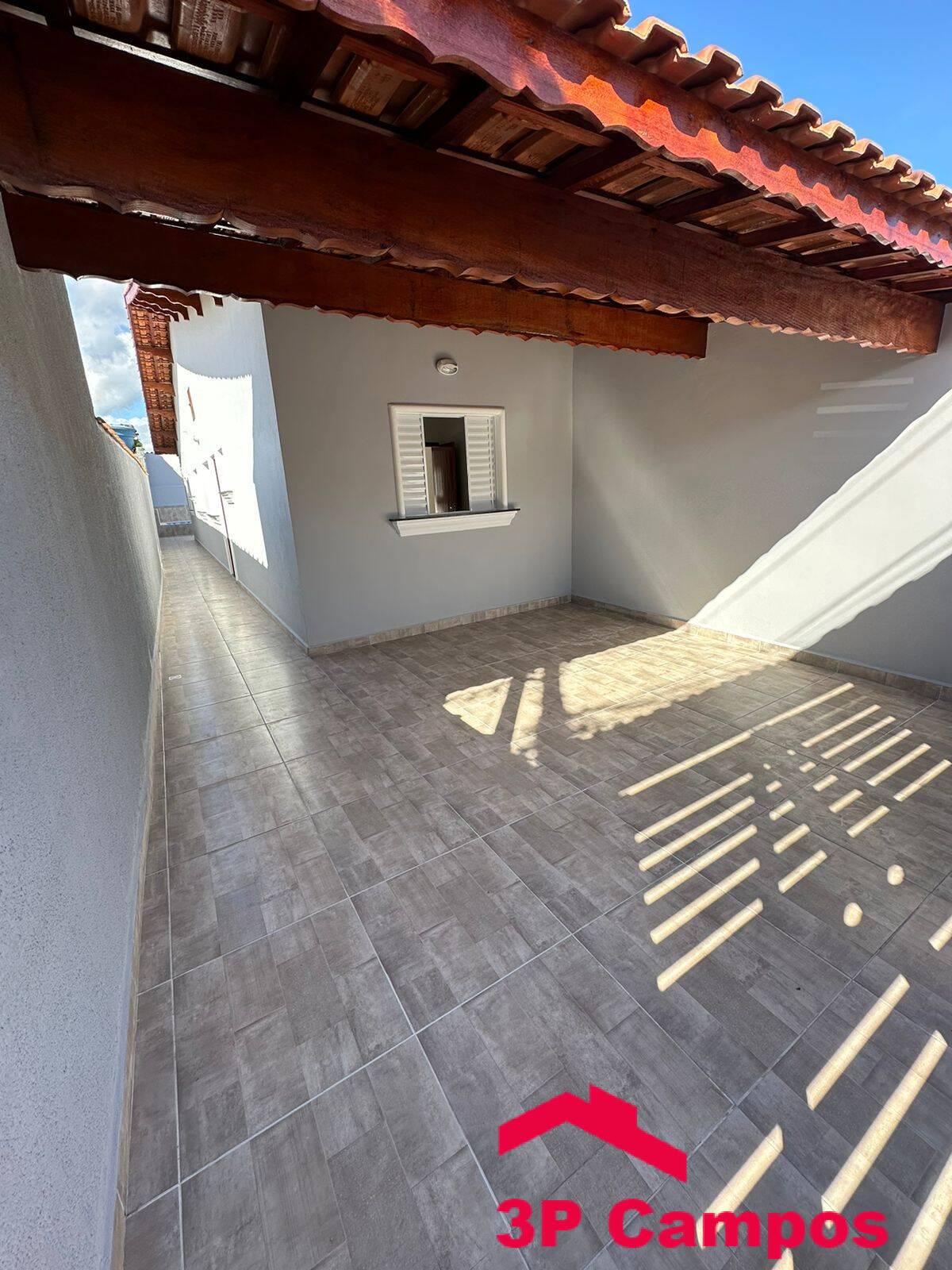 Casa à venda com 2 quartos, 80m² - Foto 2